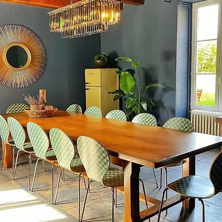 B&B Les Maisons Du Bonheur Château-Garnier