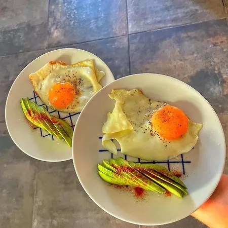 Les Maisons Du Bonheur B&B