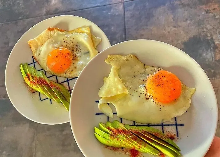 Les Maisons Du Bonheur Bed and Breakfast