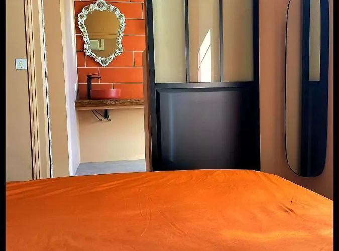 Bed and Breakfast Les Maisons Du Bonheur Château-Garnier