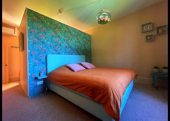 Les Maisons Du Bonheur Bed and Breakfast