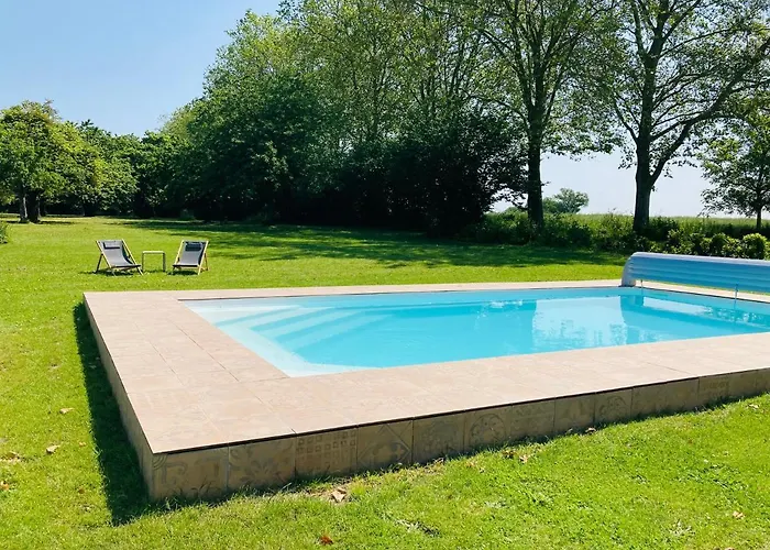 Les Maisons Du Bonheur Bed and Breakfast